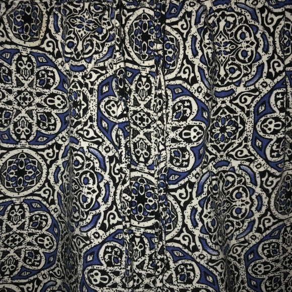 Patterned Elastic Soft Shorts - Picture 2 of 3